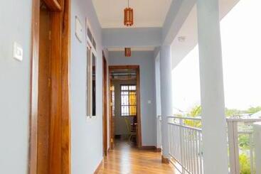 تختخواب و صبحانه Mangi Mangi Accomodation
