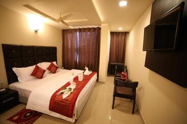 住宿加早餐  Franklein Suites At Delhi Airport