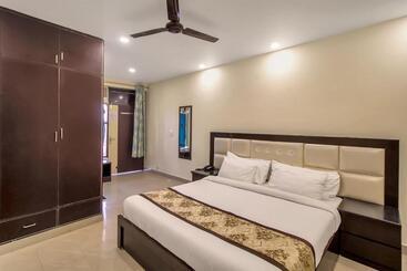 住宿加早餐  Franklein Suites At Delhi Airport