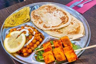 住宿加早餐  Franklein Suites At Delhi Airport