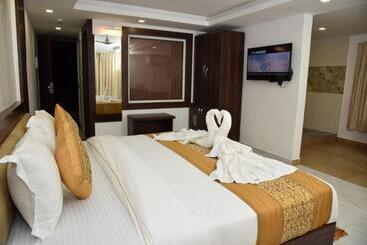 استراحتگاه De Falcon Beach Goa Candolim