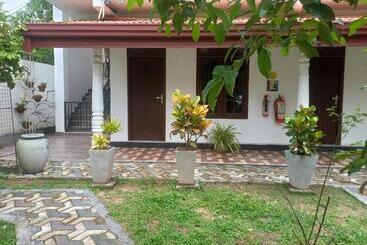 Dinu Lanka Resort