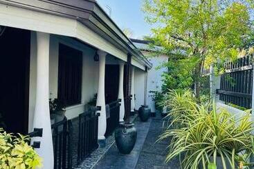 Dinu Lanka Resort