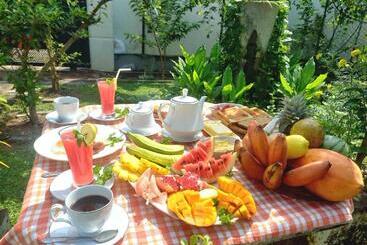 Dinu Lanka Resort