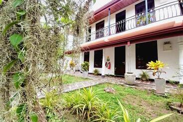 Dinu Lanka Resort