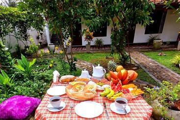 Dinu Lanka Resort