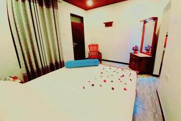 Dinu Lanka Resort