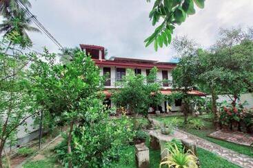 Dinu Lanka Resort