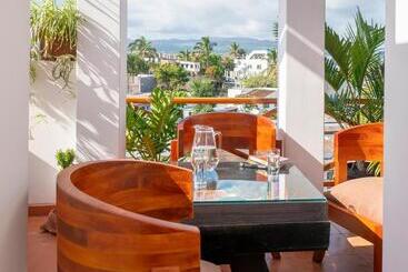 Exclusive Condo Galapagos And Beyond 1