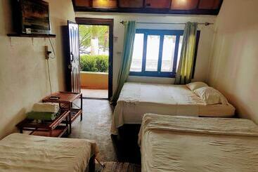 هتل Cabinas Las Palmas