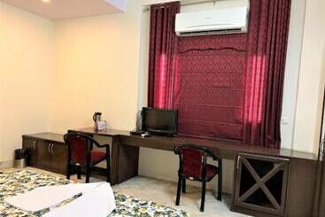 هتل Galaxy Inn