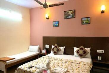 هتل Galaxy Inn