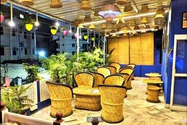 هتل Galaxy Inn