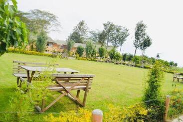 هتل Kentwood Cabins And Camp