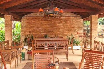 هتل Villa Dos Anjos