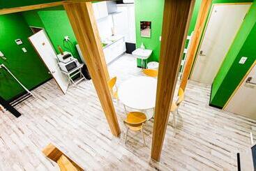 هتل Yuzawa Onsen Lodge 1min To Lift House
