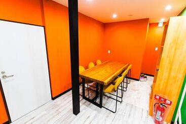 هتل Yuzawa Onsen Lodge 1min To Lift House