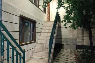 Injir Hostel