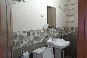 Injir Hostel