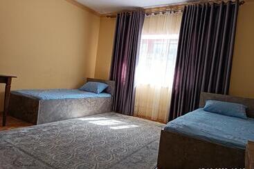 Injir Hostel