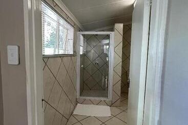 پانسیون 9 Wena Ave Guesthouse