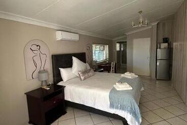 پانسیون 9 Wena Ave Guesthouse