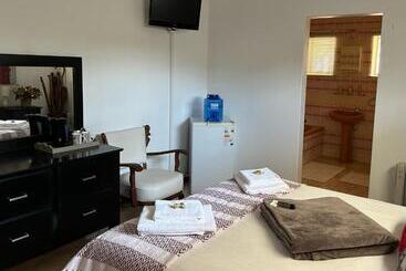 پانسیون 9 Wena Ave Guesthouse