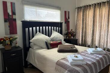 پانسیون 9 Wena Ave Guesthouse