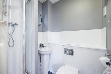 پانسیون Beautiful Large Rooms In Ashford