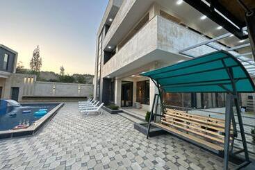 پانسیون Dushanbe   Varzob   Villa