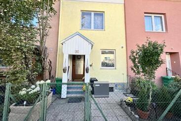 پانسیون Green Paradise & Cozy Retreat Salzburg With Free Parking