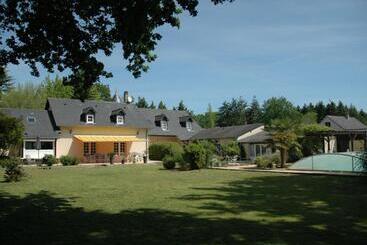 پانسیون Maison D Hôtes Avec Piscine Près Du Mans, Idéale Pour Groupes Et Séminaires, Espaces Verts Et Confor