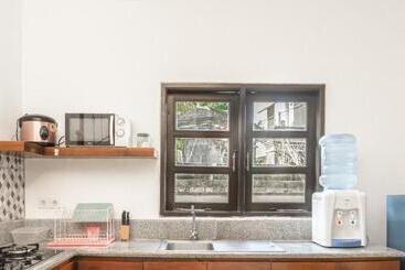 펜션 Large Room With Pool Walking Distance To Beach