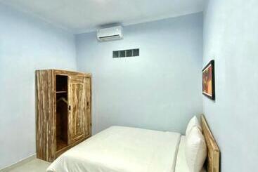 پانسیون Nyoman Guest House