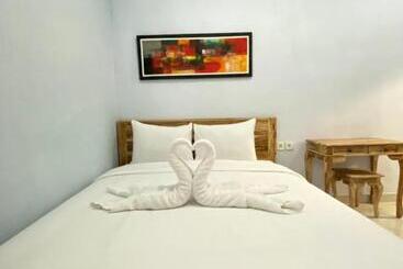 پانسیون Nyoman Guest House