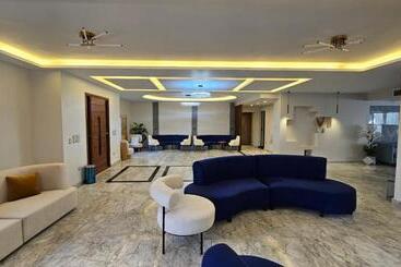 Royal Elegance Room