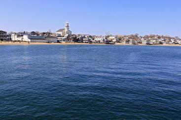هتل Anchor Inn Beach House