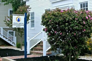 هتل Atlantic Light Inn