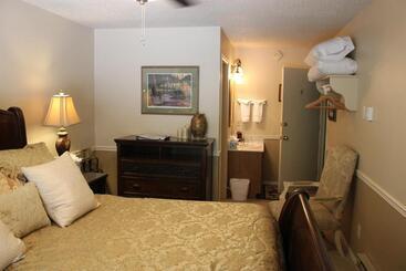 هتل Black Bear Manor