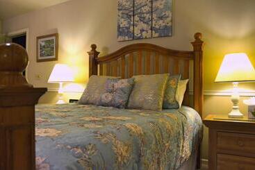 هتل Black Bear Manor
