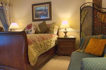 هتل Black Bear Manor
