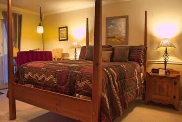 هتل Black Bear Manor