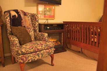 هتل Black Bear Manor