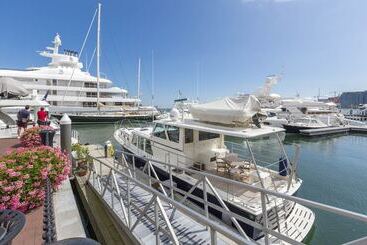 Hotel Boston Yacht Haven