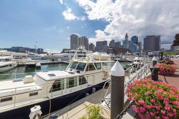 Hotel Boston Yacht Haven