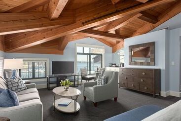 هتل Boston Yacht Haven