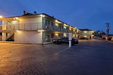 هتل Econo Lodge