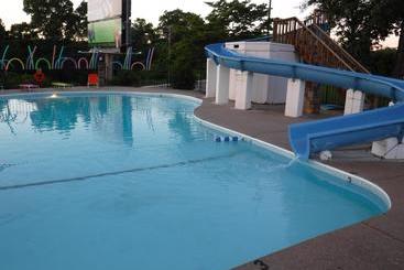 هتل Colonial Mountain Inn