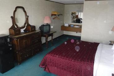 هتل Colonial Mountain Inn