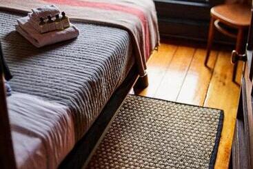 هتل Crew S Quarters Boarding House   Caters To Men